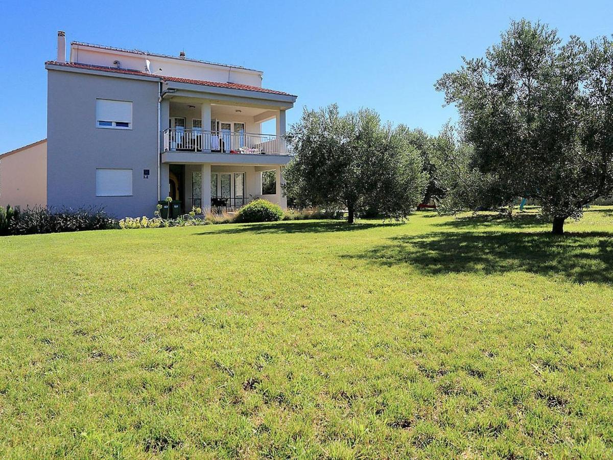 Sun-Kissed Apartment In Bibinje With Garden Bilik gambar