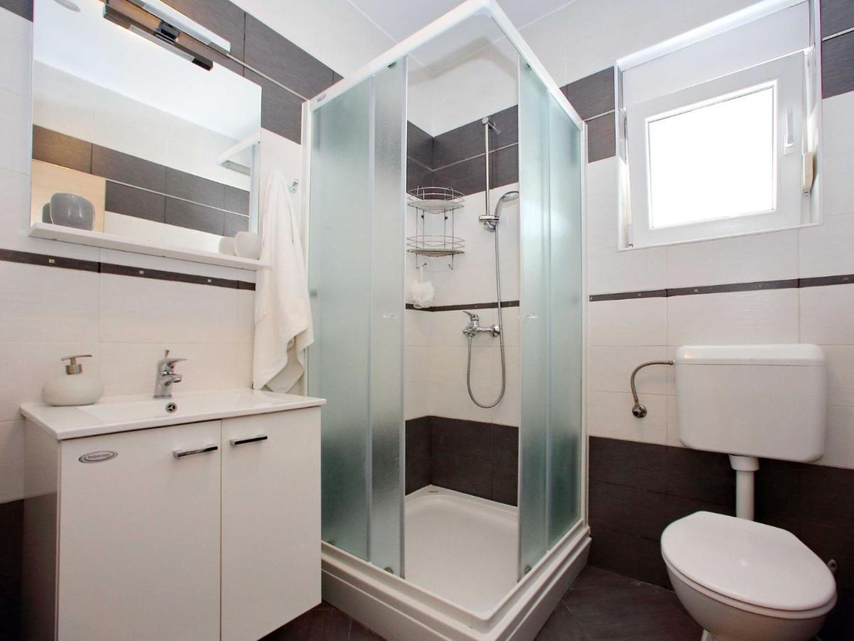 Sun-Kissed Apartment In Bibinje With Garden Bilik gambar