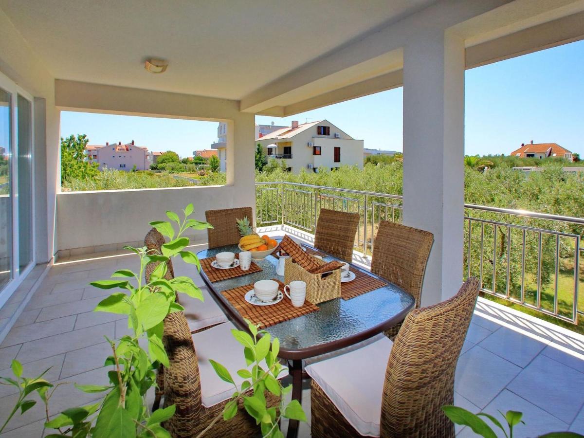 Sun-Kissed Apartment In Bibinje With Garden Bilik gambar