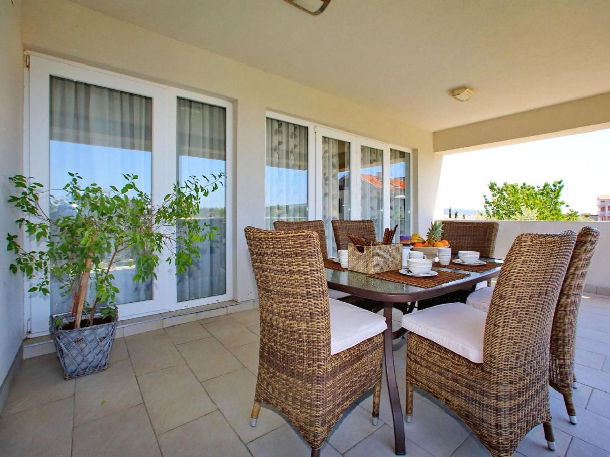 Sun-Kissed Apartment In Bibinje With Garden Bilik gambar